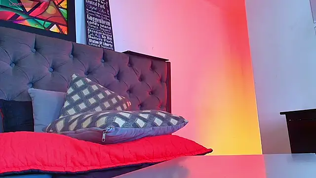 elinne hendrix  online show from January 2026 01:39:01 PM