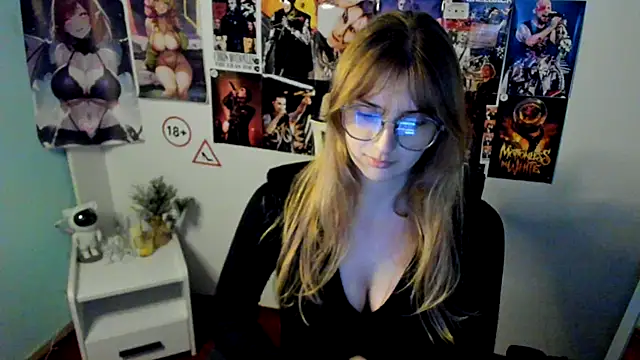 Snapshot of NeyliDream chatting on October 2025 12:48:02 PM NeyliDream online show from October 2025 12:48:02 PM