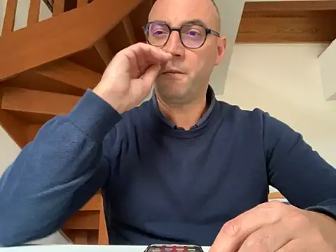 Snapshot of Marronglace1 chatting on October 2025 03:42:01 PM Marronglace1 online show from October 2025 03:42:01 PM