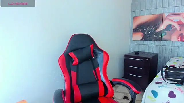 susan mooree online show from April 2026 08:06:02 PM