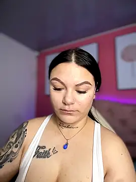 Snapshot of Megaan__More chatting on December 2025 01:54:02 AM Megaan More online show from December 2025 01:54:02 AM