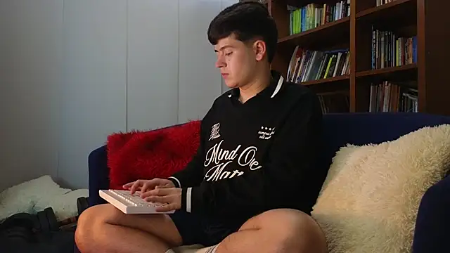 tightncuteass online show from April 2026 12:50:02 AM