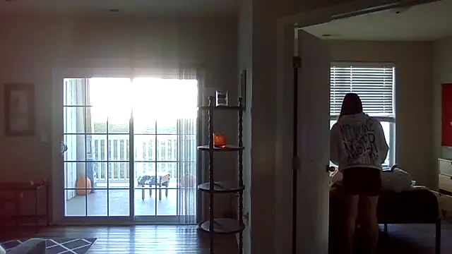 Snapshot of AllesandraLove chatting on October 2025 01:31:02 PM AllesandraLove online show from October 2025 01:31:02 PM