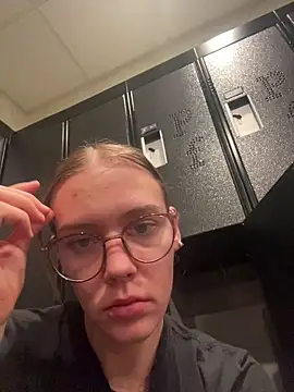 Snapshot of AllesandraLove chatting on November 2025 03:11:01 PM AllesandraLove online show from November 2025 03:11:01 PM