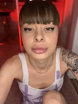 Snapshot of BabyBee_ chatting on October 2025 03:57:02 PM BabyBee online show from October 2025 03:57:02 PM