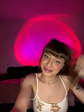 Snapshot of BabyBee_ chatting on November 2025 10:00:02 PM BabyBee online show from November 2025 10:00:02 PM