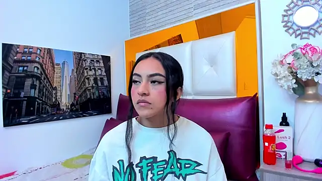 Leslie Bussh  online show from April 2026 12:51:02 PM