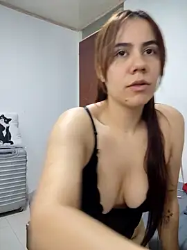 Snapshot of valen-sexx chatting on October 2025 11:17:02 PM valen-sexx online show from October 2025 11:17:02 PM