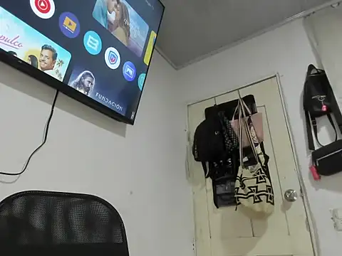 Snapshot of La-morena-hot chatting on September 2025 02:16:02 AM La-morena-hot online show from September 2025 02:16:02 AM