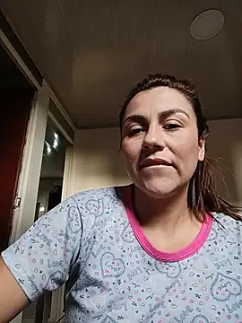 Snapshot of vanessa-titisM chatting on July 2026 10:14:02 PM vanessa-titisM online show from July 2026 10:14:02 PM