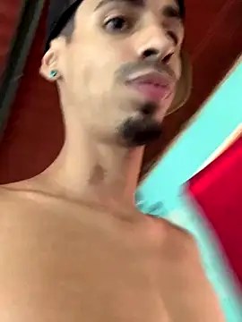 Snapshot of Alexx_1214 chatting on September 2025 11:02:02 AM Alexx 1214 online show from September 2025 11:02:02 AM