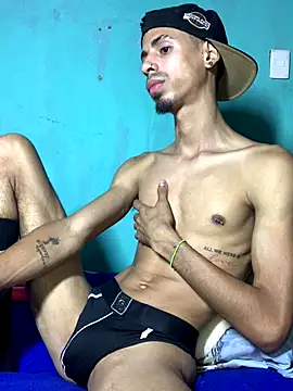 Snapshot of Alexx_1214 chatting on October 2025 05:05:01 AM Alexx 1214 online show from October 2025 05:05:01 AM