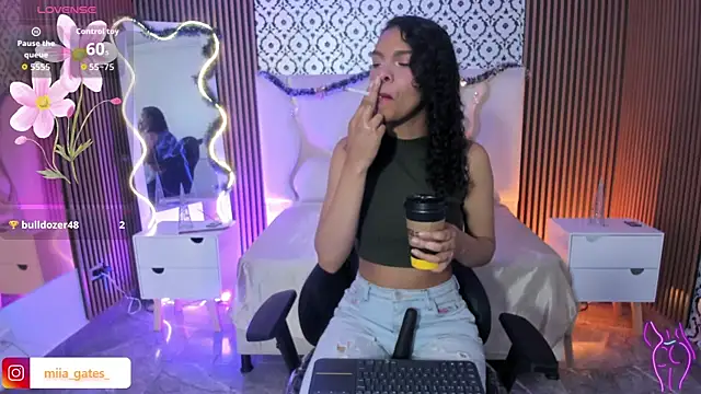 Miagates tay online show from December 2025 03:56:01 AM