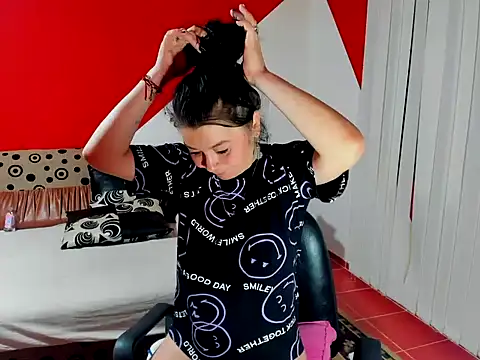 Snapshot of Soffy_Skye chatting on November 2025 04:12:01 AM Soffy Skye online show from November 2025 04:12:01 AM