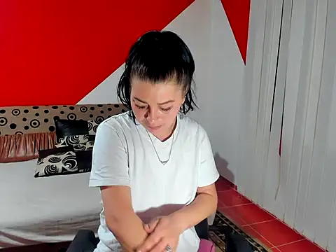 Snapshot of Soffy_Skye chatting on November 2025 03:49:02 AM Soffy Skye online show from November 2025 03:49:02 AM