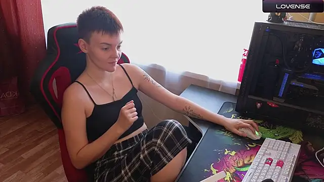 Snapshot of KrisNeal chatting on September 2025 08:49:01 AM KrisNeal online show from September 2025 08:49:01 AM