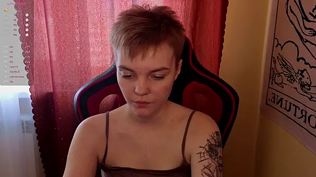 Snapshot of KrisNeal chatting on October 2025 09:30:01 AM KrisNeal online show from October 2025 09:30:01 AM