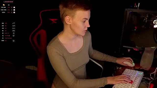 Snapshot of KrisNeal chatting on October 2025 10:05:02 AM KrisNeal online show from October 2025 10:05:02 AM