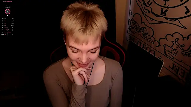 Snapshot of KrisNeal chatting on November 2025 10:06:02 AM KrisNeal online show from November 2025 10:06:02 AM