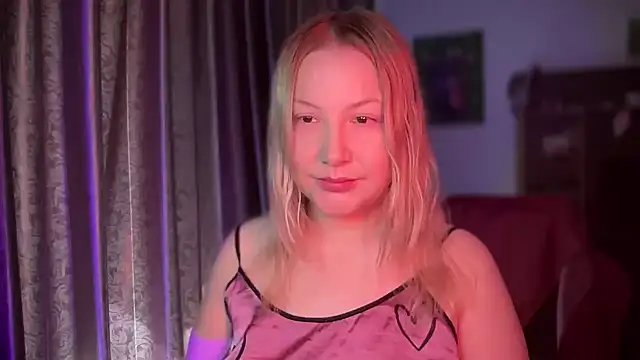 BikiHellena online show from April 2026 08:01:02 AM