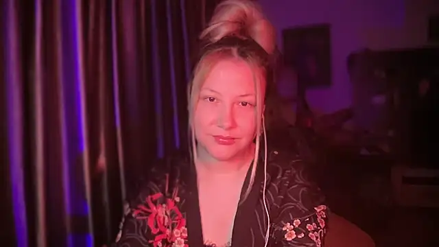 BikiHellena online show from June 2026 12:25:02 AM