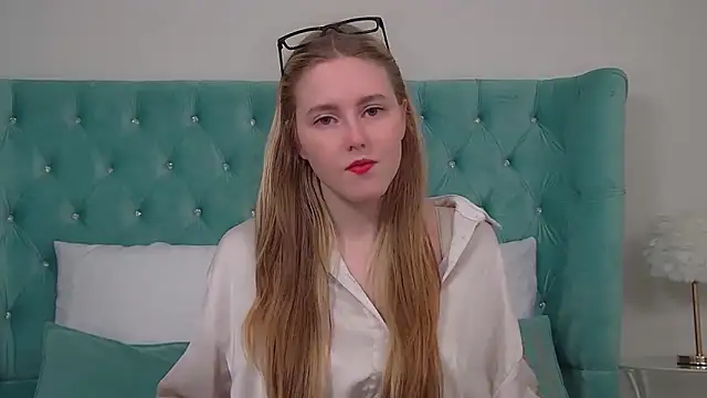 Snapshot of LexiBookwell chatting on June 2026 07:36:01 AM LexiBookwell online show from June 2026 07:36:01 AM