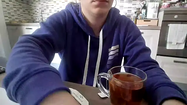 Snapshot of Camaleontica chatting on November 2025 11:33:02 AM Camaleontica online show from November 2025 11:33:02 AM