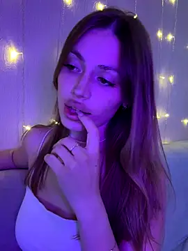 Snapshot of Elizabeth_Tay chatting on October 2025 05:34:02 PM Elizabeth Tay online show from October 2025 05:34:02 PM