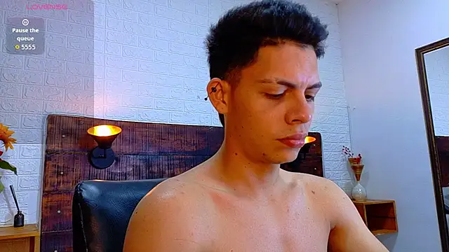 JhosuaVega online show from November 2025 10:56:02 PM