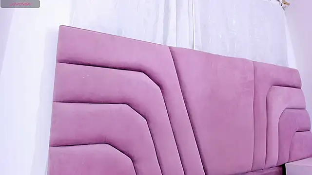 Snapshot of miajhonsonx chatting on February 2026 01:51:02 PM miajhonsonx online show from February 2026 01:51:02 PM