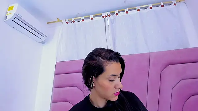 Snapshot of miajhonsonx chatting on February 2026 08:07:02 PM miajhonsonx online show from February 2026 08:07:02 PM