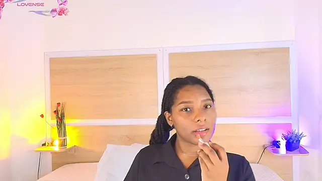 Snapshot of ValeryCortezm chatting on November 2025 01:46:01 PM ValeryCortezm online show from November 2025 01:46:01 PM