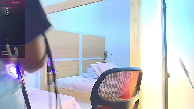 Snapshot of ValeryCortezm chatting on November 2025 01:52:01 AM ValeryCortezm online show from November 2025 01:52:01 AM