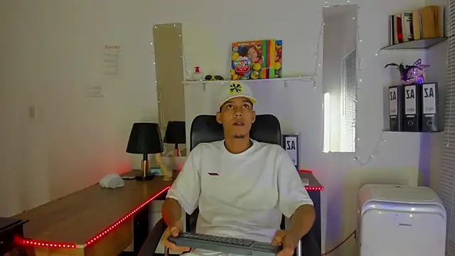 xxKamadevaxx online show from November 2025 12:49:01 PM