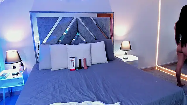 Snapshot of Isa_Rouse__ chatting on October 2025 02:34:01 AM Isa Rouse online show from October 2025 02:34:01 AM