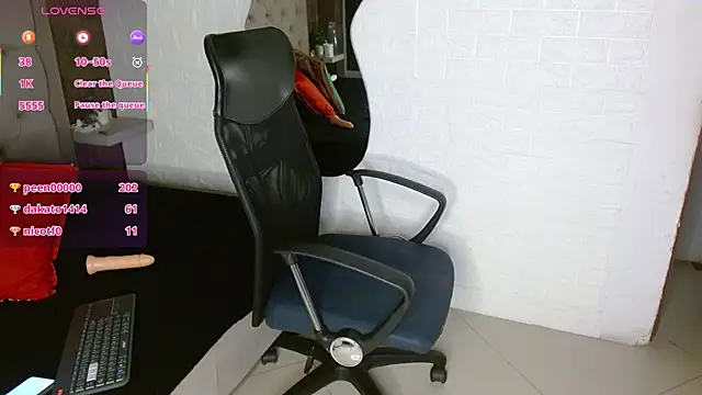 daphne walton online show from November 2025 11:07:02 PM