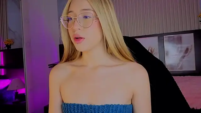 Snapshot of tokyoluu chatting on September 2025 08:41:01 PM tokyoluu online show from September 2025 08:41:01 PM