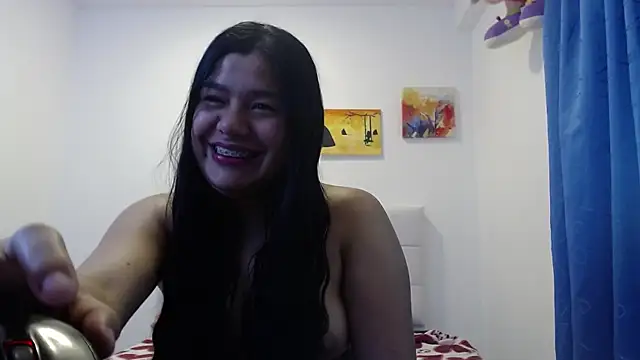 Snapshot of April_Becker chatting on October 2025 03:28:01 AM April Becker online show from October 2025 03:28:01 AM