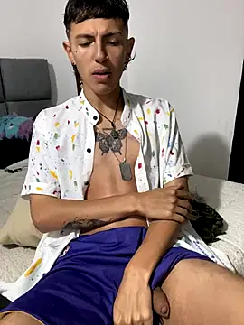 Snapshot of NaytonFreeman chatting on September 2025 02:35:01 AM NaytonFreeman online show from September 2025 02:35:01 AM