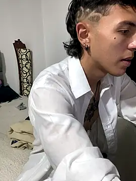 Snapshot of NaytonFreeman chatting on September 2025 02:35:02 AM NaytonFreeman online show from September 2025 02:35:02 AM