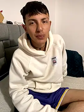 Snapshot of NaytonFreeman chatting on September 2025 11:19:02 PM NaytonFreeman online show from September 2025 11:19:02 PM