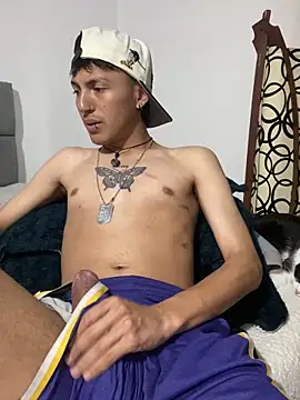 Snapshot of NaytonFreeman chatting on September 2025 12:14:01 AM NaytonFreeman online show from September 2025 12:14:01 AM