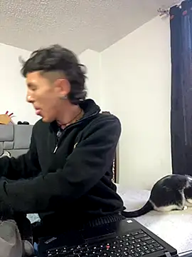 Snapshot of NaytonFreeman chatting on October 2025 10:29:02 PM NaytonFreeman online show from October 2025 10:29:02 PM