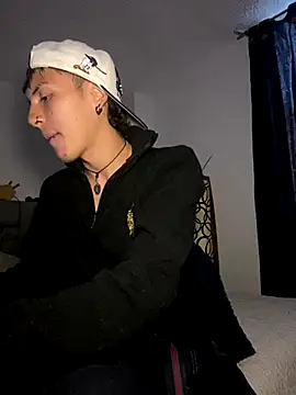 Snapshot of NaytonFreeman chatting on October 2025 10:29:02 PM NaytonFreeman online show from October 2025 10:29:02 PM