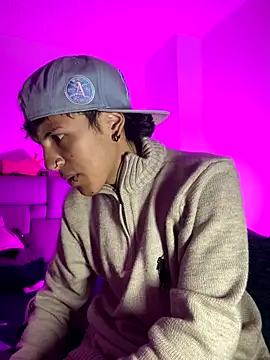 Snapshot of NaytonFreeman chatting on November 2025 10:36:02 AM NaytonFreeman online show from November 2025 10:36:02 AM