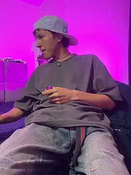 Snapshot of NaytonFreeman chatting on November 2025 11:33:02 AM NaytonFreeman online show from November 2025 11:33:02 AM