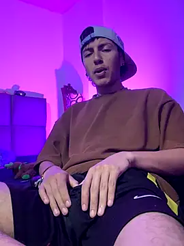 Snapshot of NaytonFreeman chatting on November 2025 11:20:01 AM NaytonFreeman online show from November 2025 11:20:01 AM