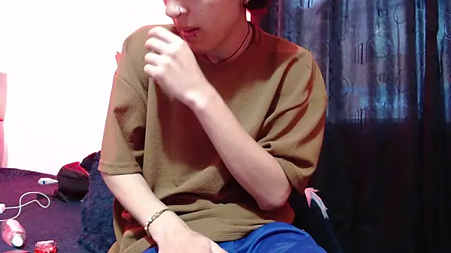 Snapshot of NaytonFreeman chatting on November 2025 11:22:01 AM NaytonFreeman online show from November 2025 11:22:01 AM