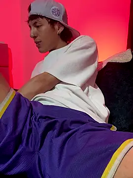 Snapshot of NaytonFreeman chatting on November 2025 11:23:02 AM NaytonFreeman online show from November 2025 11:23:02 AM