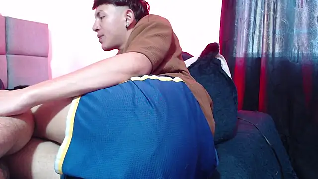 Snapshot of NaytonFreeman chatting on December 2025 12:54:01 PM NaytonFreeman online show from December 2025 12:54:01 PM